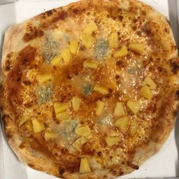 Pizza gorgonzola e ananas